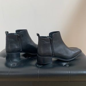 NWT Ladies Fabianelli bootie